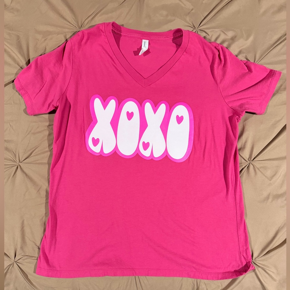 ❄️ 5/$5 ❄️ Bella Canvas Vibrant Pink Tee